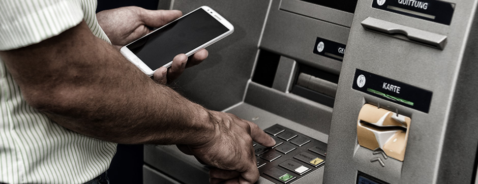Betrug an einem Geldautomaten.